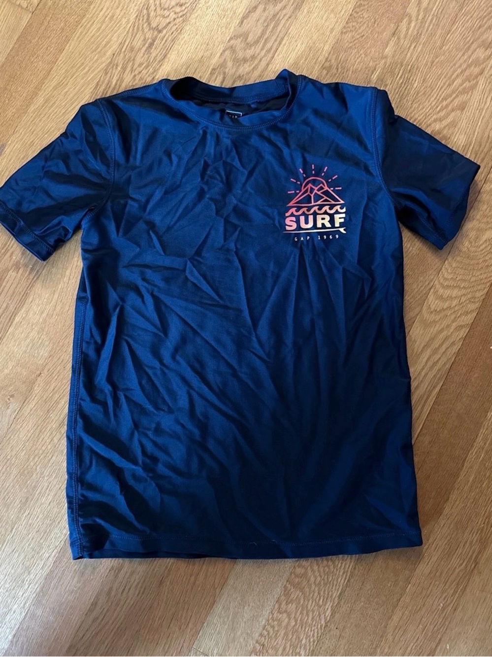 Gap kids rash guard